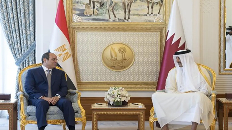 أمير قطر يستقبل الرئيس السيسي بمقر الديوان الأميري في الدوحة
