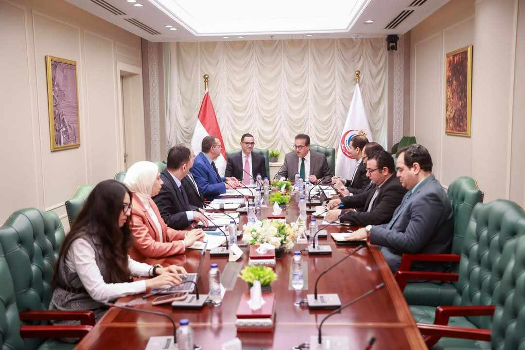 وزير الصحة يجتمع بوزير الاستثمار لوضع آليات وحلول لتخفيف الأعباء المالية