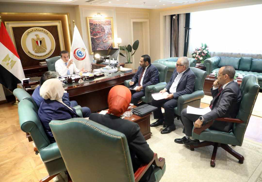 وزير الصحة يجتمع لدراسة الوضع الراهن لاستهلاك الأدوية