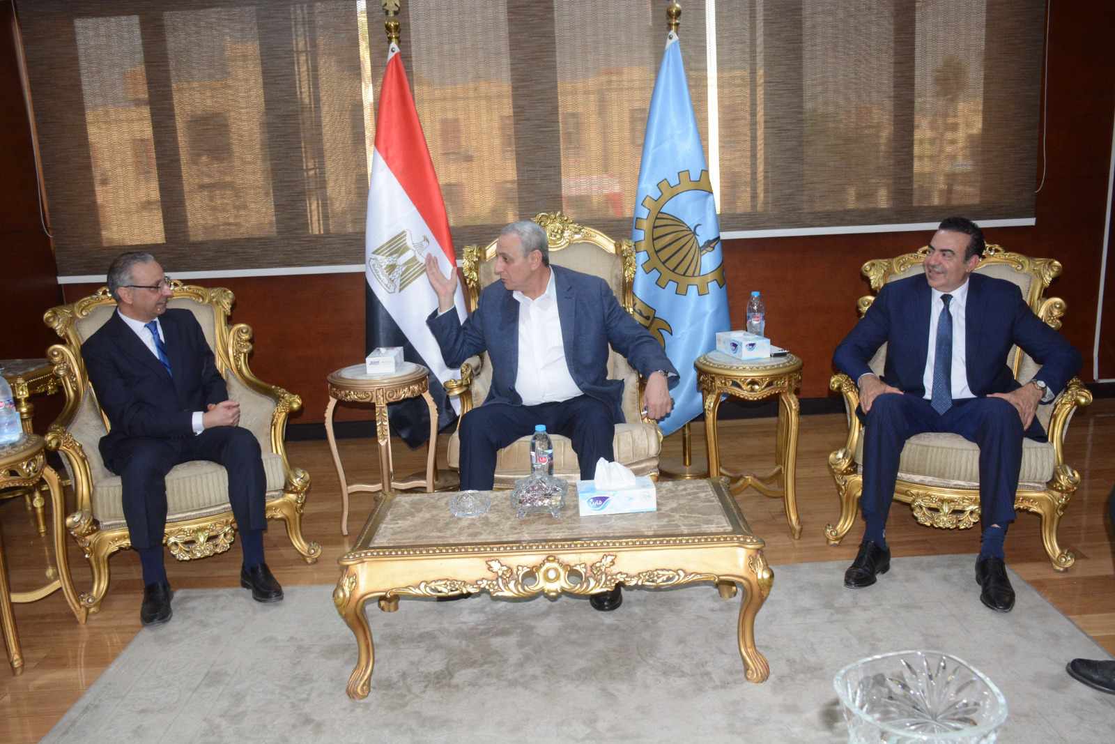 محافظ الغربية يستقبل نائب رئيس هيئة السلع التموينية لبحث تطوير المنظومة التموينية بالمحافظة