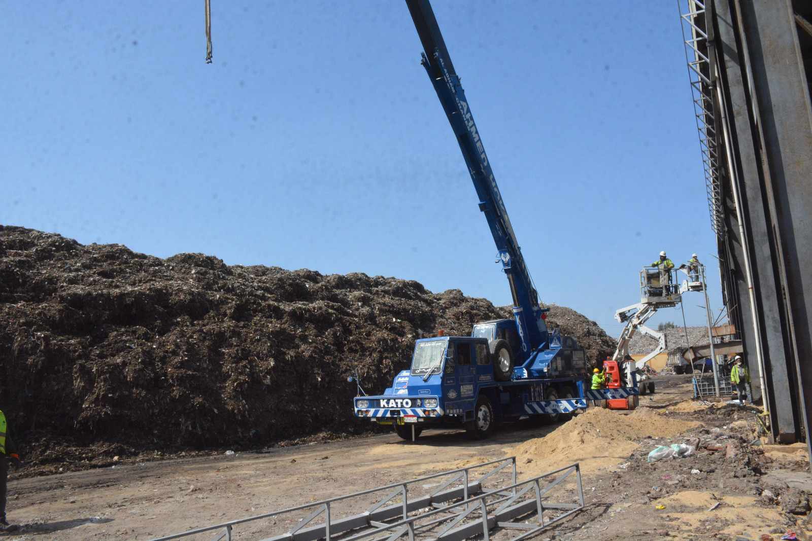 محافظ الغربية يتفقد مصنع تدوير المخلفات بالمحلة الكبرى