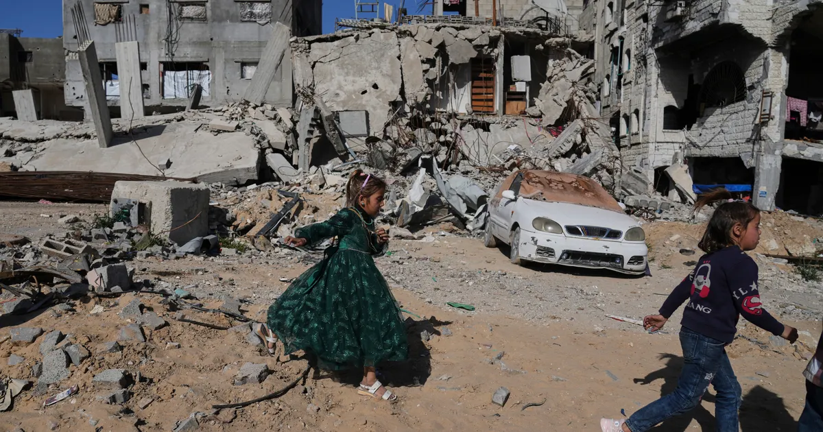 عن القتل والجوع والتشريد.. أصوات الغزيين تتحدى الموت في العيد