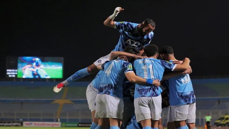 بيراميدز يقترب من حصد لقب الدوري الأول على حساب الأهلي