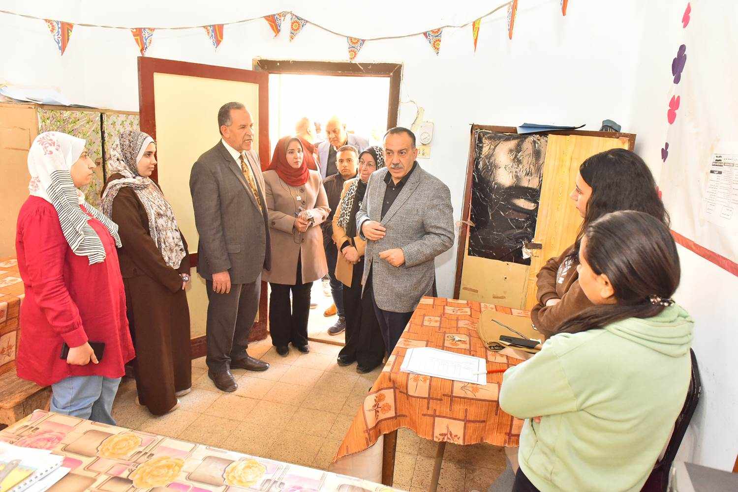 محافظ أسيوط يتفقد مدرستي هدى شعراوي والنهضة الإعدادية بنات بحي غرب