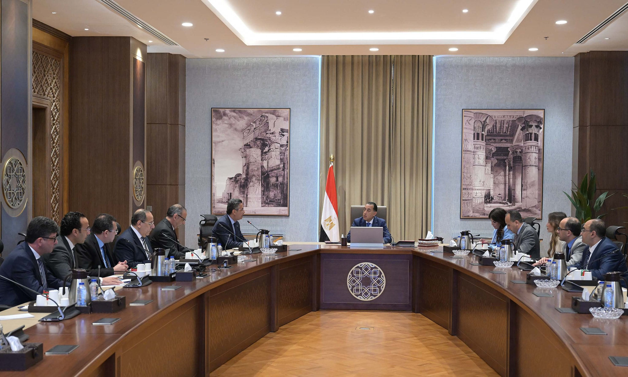 رئيس الوزراء: مخزون مطمئن من السلع وتوفير الدولار