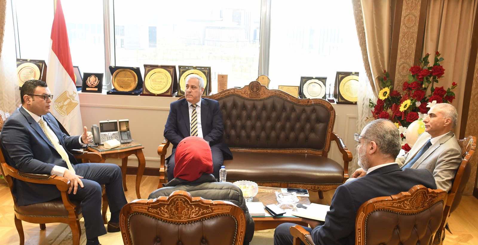 وزير الإسكان يلتقي رئيس الهيئة الوطنية للصحافة لبحث أوجه التعاون المشترك