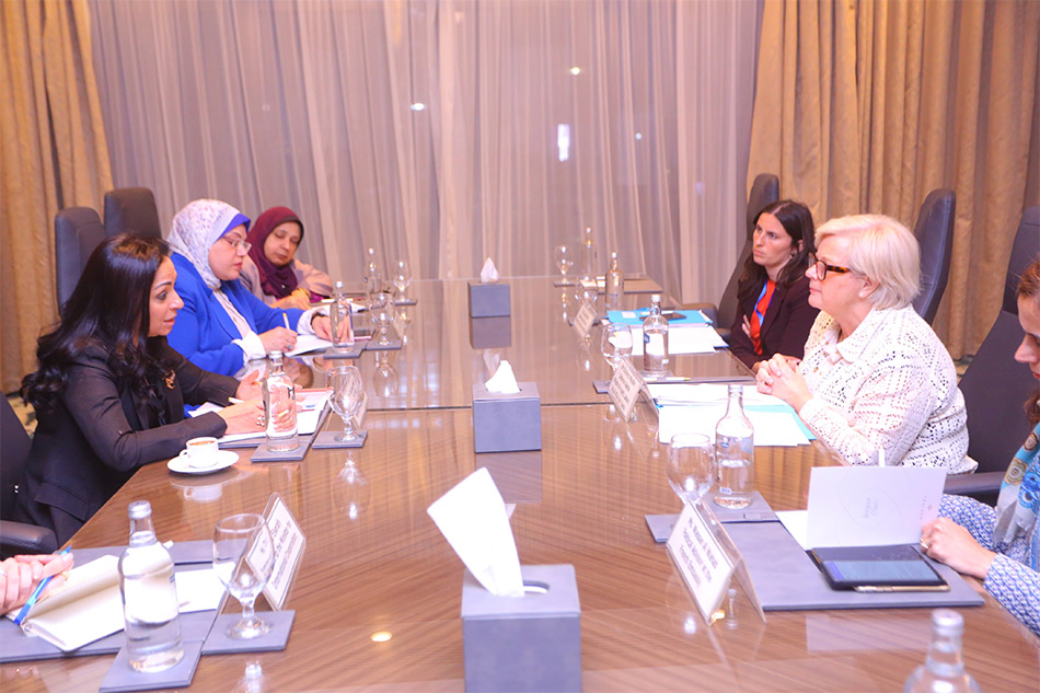 وزيرة التضامن تلتقي وزيرة العمل والصحة والتضامن وشئون العائلة الفرنسية