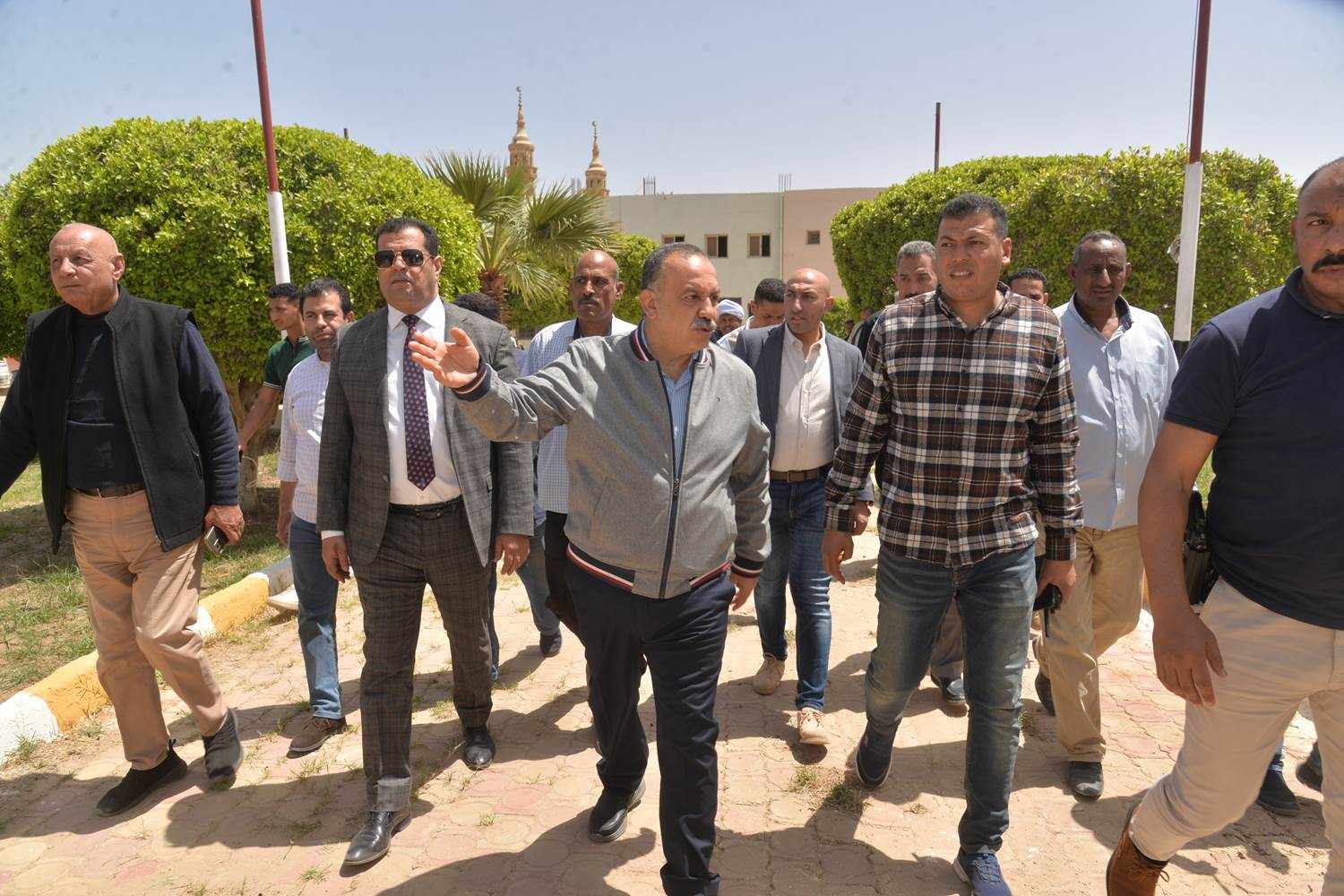 محافظ أسيوط يوجه بتطوير عمل مركز تجاري ومعرض دائم مجاني للحرف اليدوية بمنفلوط