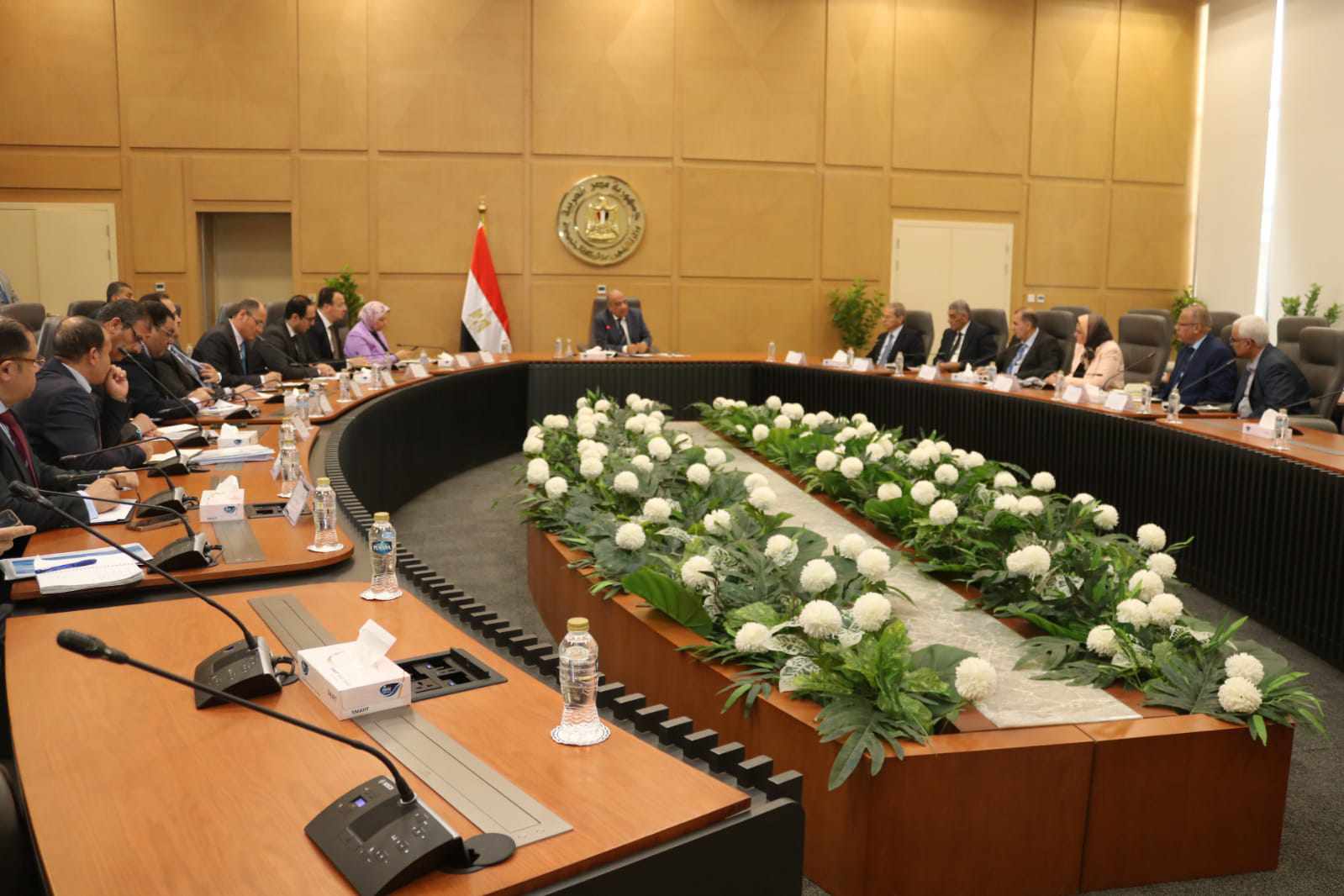 وزير الكهرباء يراجع الإجراءات الخاصة بتأمين التغذية الكهربائية خلال فصل الصيف