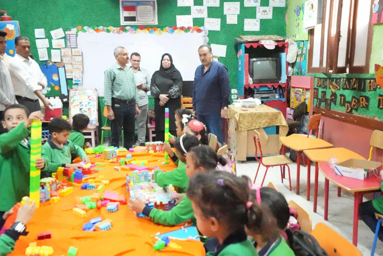 محافظ أسيوط يتفقد مدرسة طارق بن زياد الإبتدائية المشتركة