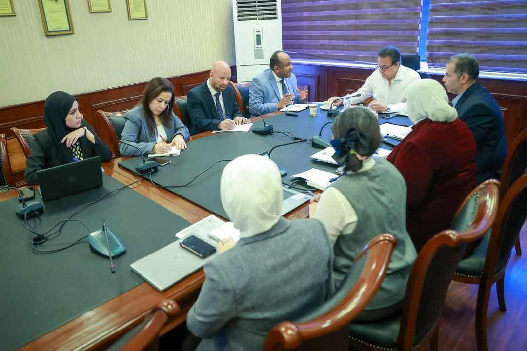 لتعزيز كفاءة المنظومة الصحية…وزير الصحة يتابع مشروعي “ميكنة الدواء” و”الرعايات والحضانات”