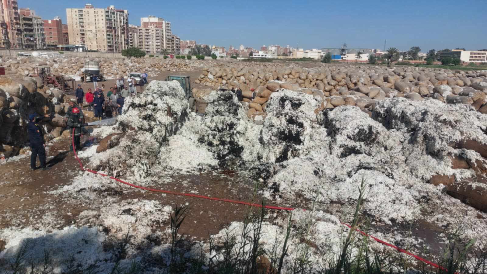 الحماية المدنية بالغربية تتمكن من السيطرة على حريق بشونة قطن