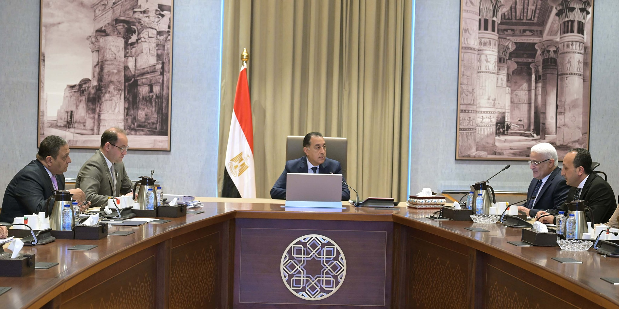 مدبولي يبحث الموقف المالي لـ”التأمين الاجتماعي”