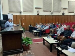 وكيل تعليم أسيوط يعقد اجتماعا لمتابعة أعمال رفع كفاءة المدارس