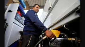 الخلط أبرزها.. خبير بترولي يوضح طرق غش البنزين