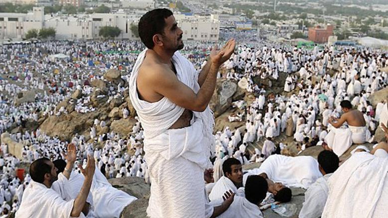 البرامج السياحية وتذاكر الطيران تقطع السبيل إلى الحج