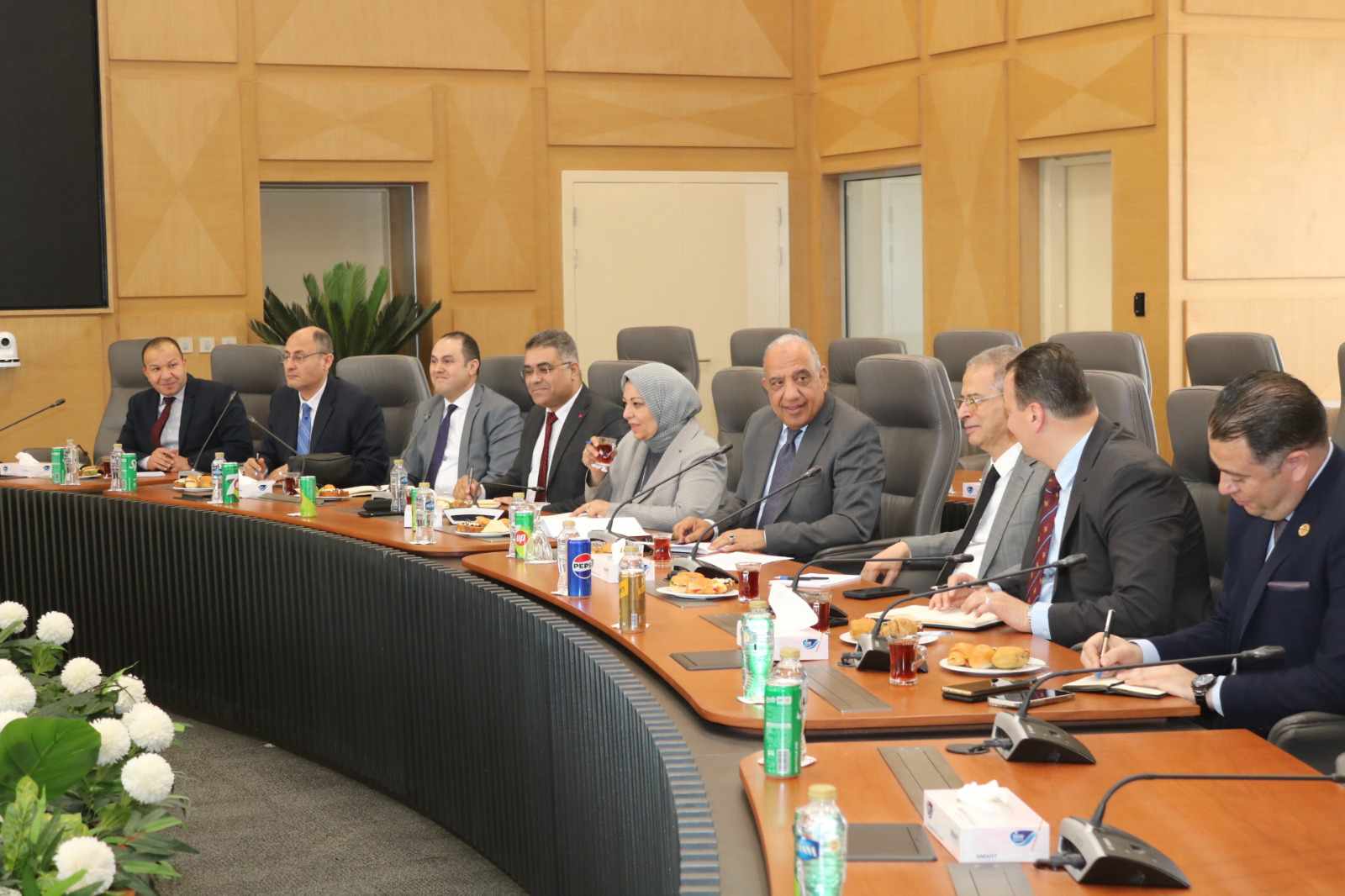 وزير الكهرباء يجتمع بوفد المؤسسة الحكومية الروسية لمتابعة مشروع الضبعة