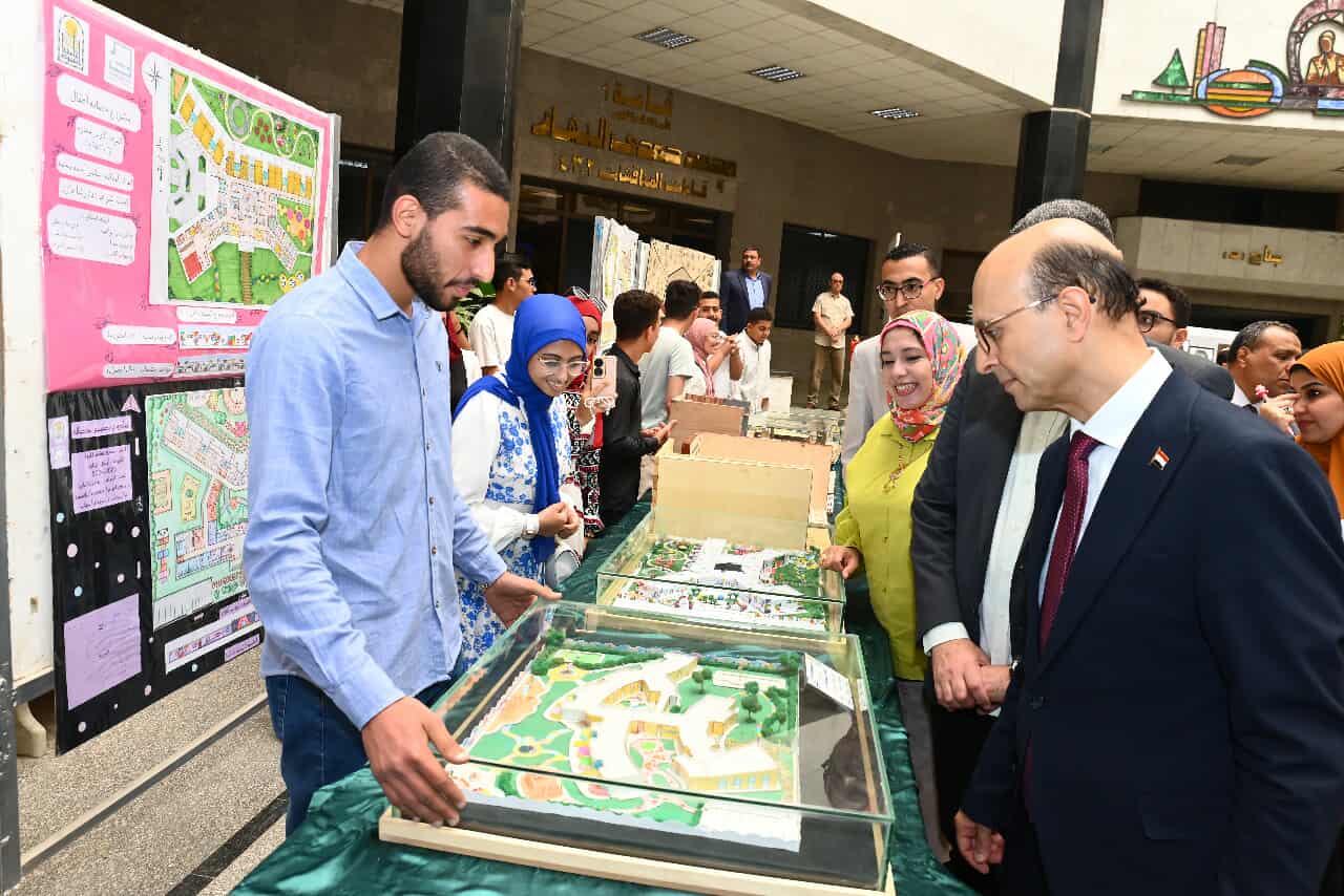 افتتاح المعرض الفني السنوي لطلاب “الديكور والعمارة” بكلية الفنون الجميلة في أسيوط