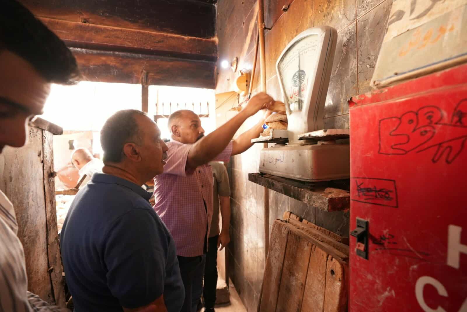ضبط مخالفة خبز ناقص الوزن وتوجيه باتخاذ الإجراءات القانونية الفورية بأسيوط