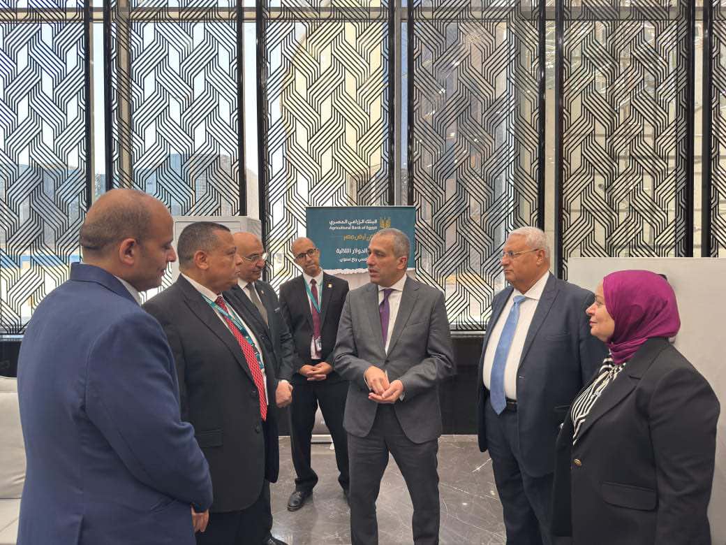 رئيس البنك الزراعي يتفقد الأعمال النهائية بالمقر الجديد بالعاصمة الإدارية