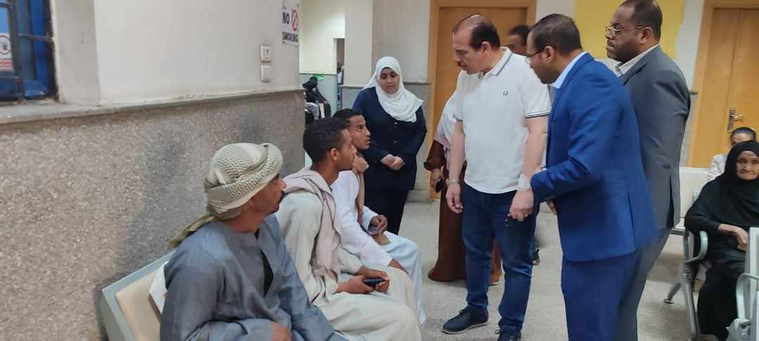 نائب وزير الصحة يتفقد عدد من المنشآت الطبية بأسوان