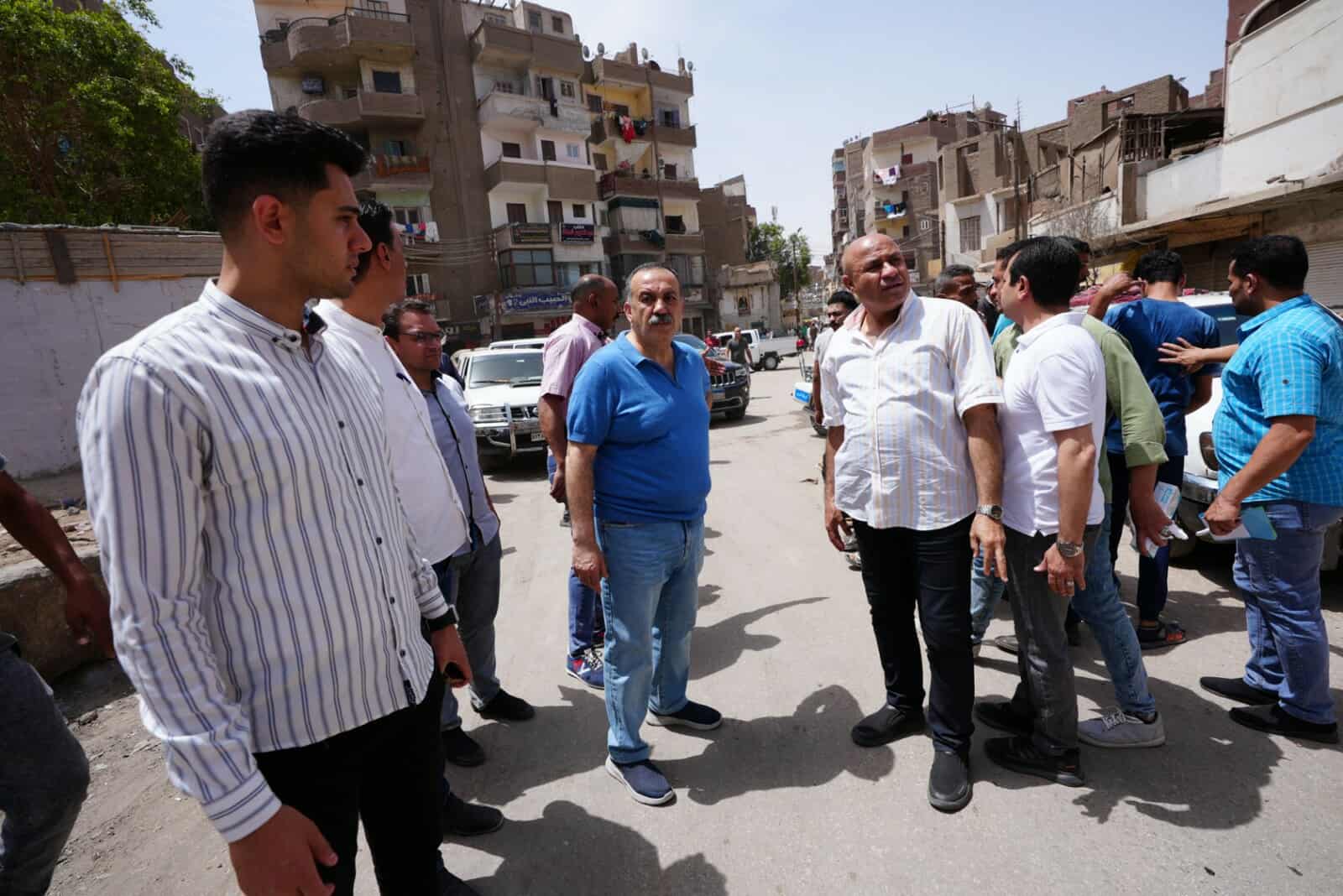 استمرار أعمال تطوير ورفع كفاءة ميدان المجاهدين وشارع 26 يوليو بحي غرب أسيوط