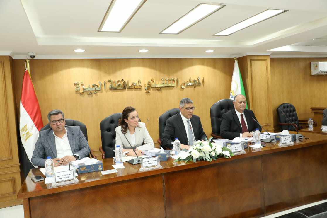 محافظ الجيزة يترأس اجتماع المجلس التنفيذي..استعدادا لامتحانات نهاية العام