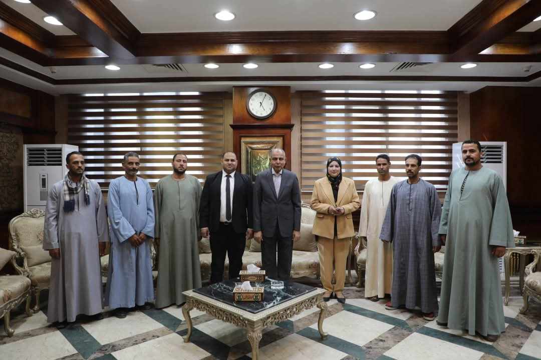 محافظ المنيا: المرحلة الثانية من “توفير منظومة نقل آمنة” تضيف 10 ميكروباصات جديدة لخطوط قرى ديرمواس