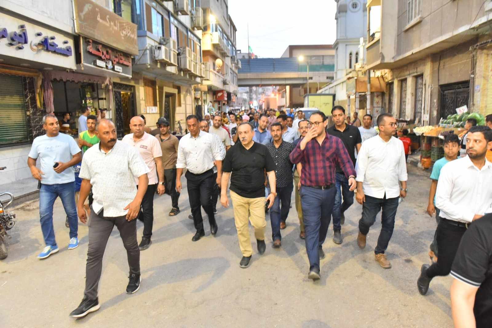 انضباط شارع رياض بعد إزالة الإشغالات وعدم عودة العشوائيات بأسيوط