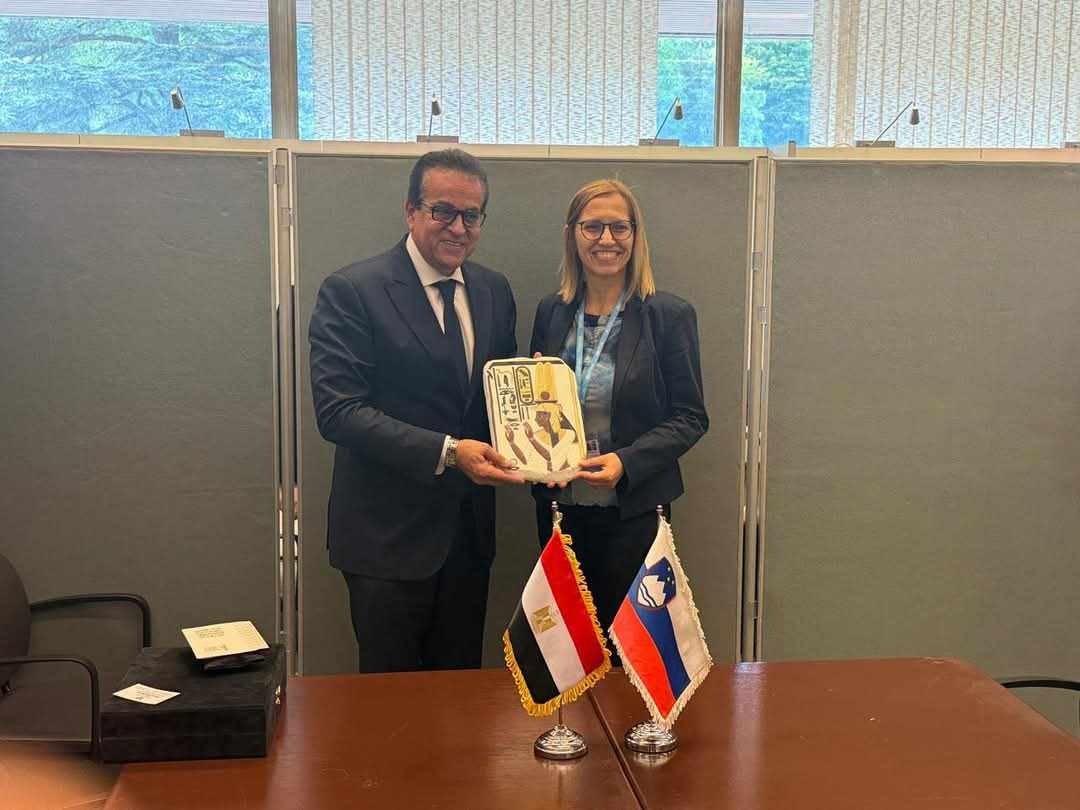 وزير الصحة يلتقي نظيره السلوفاني  لبحث التعاون في المجالات الطبية