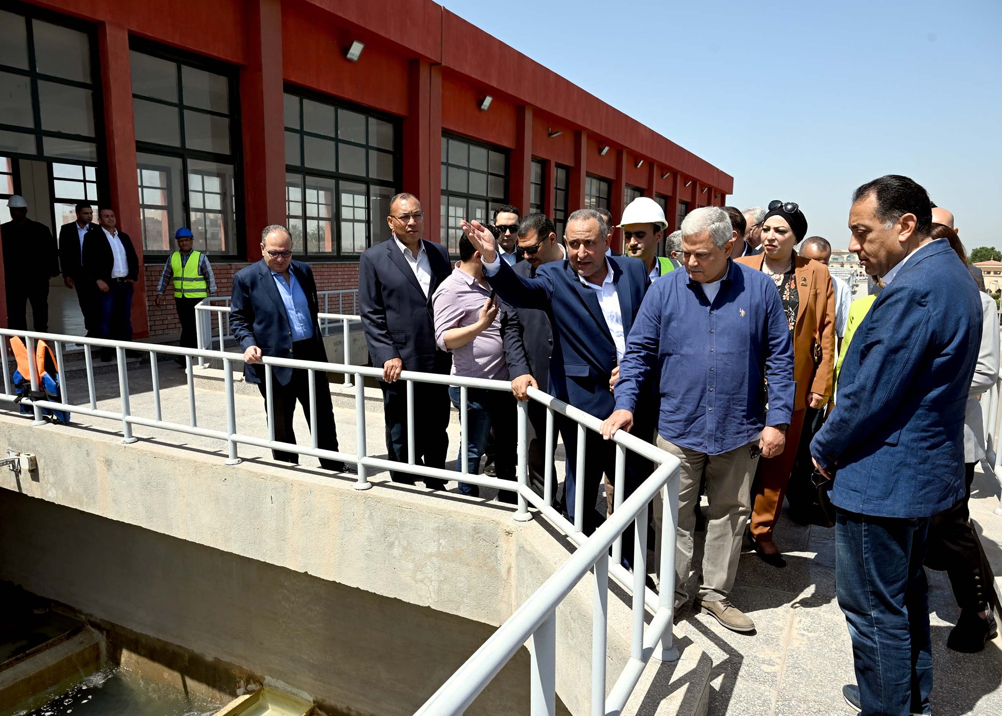 رئيس الوزراء يتفقد محطة مياه المرشحة الملاحية الجديدة بطنطا