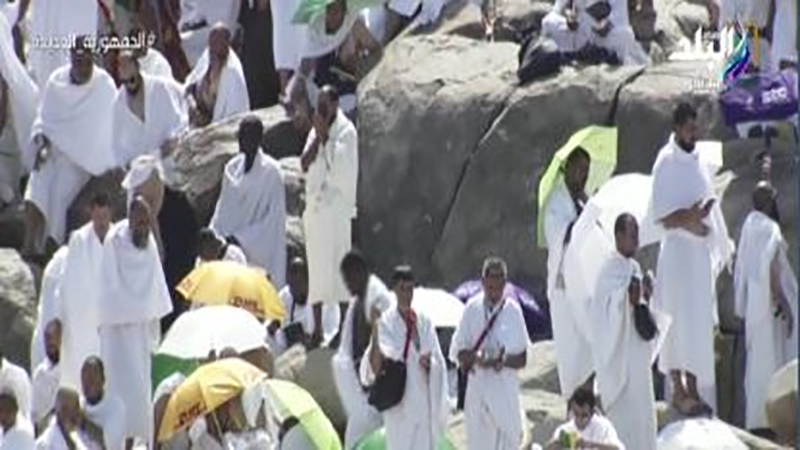 السعودية تدعو الحجاج للبقاء في المخيمات حتى 4 عصرا يوم عرفة