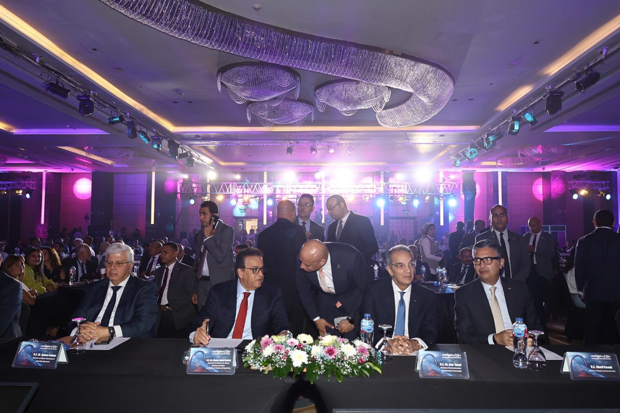 وزير الاتصالات نيابة عن دولة رئيس الوزراء ووزراء الصحة والتعليم العالي والتموين والعمل والتربية والتعليم يشاركون في افتتاح النسخة الرابعة من مؤتمر ومعرض CAISEC’25