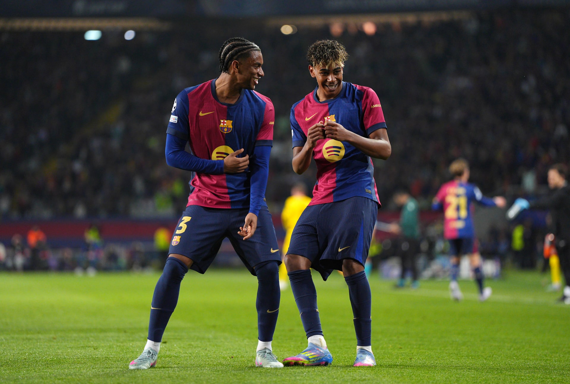 6 أهداف بشوط واحد…برشلونة يقلب الطاولة على ريال مدريد ويقترب من تحقيق لقب الدوري الـ 28