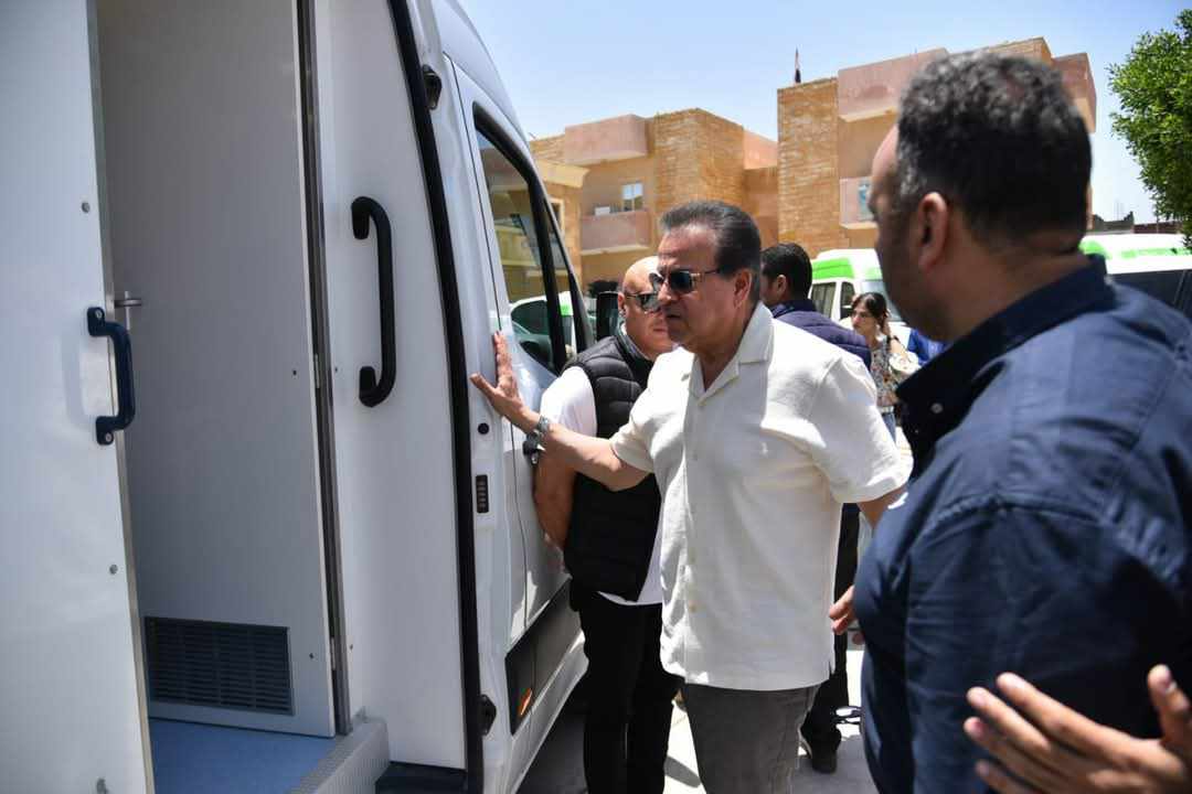 جولة تفقدية لوزير الصحة داخل مستشفيات محافظة مطروح