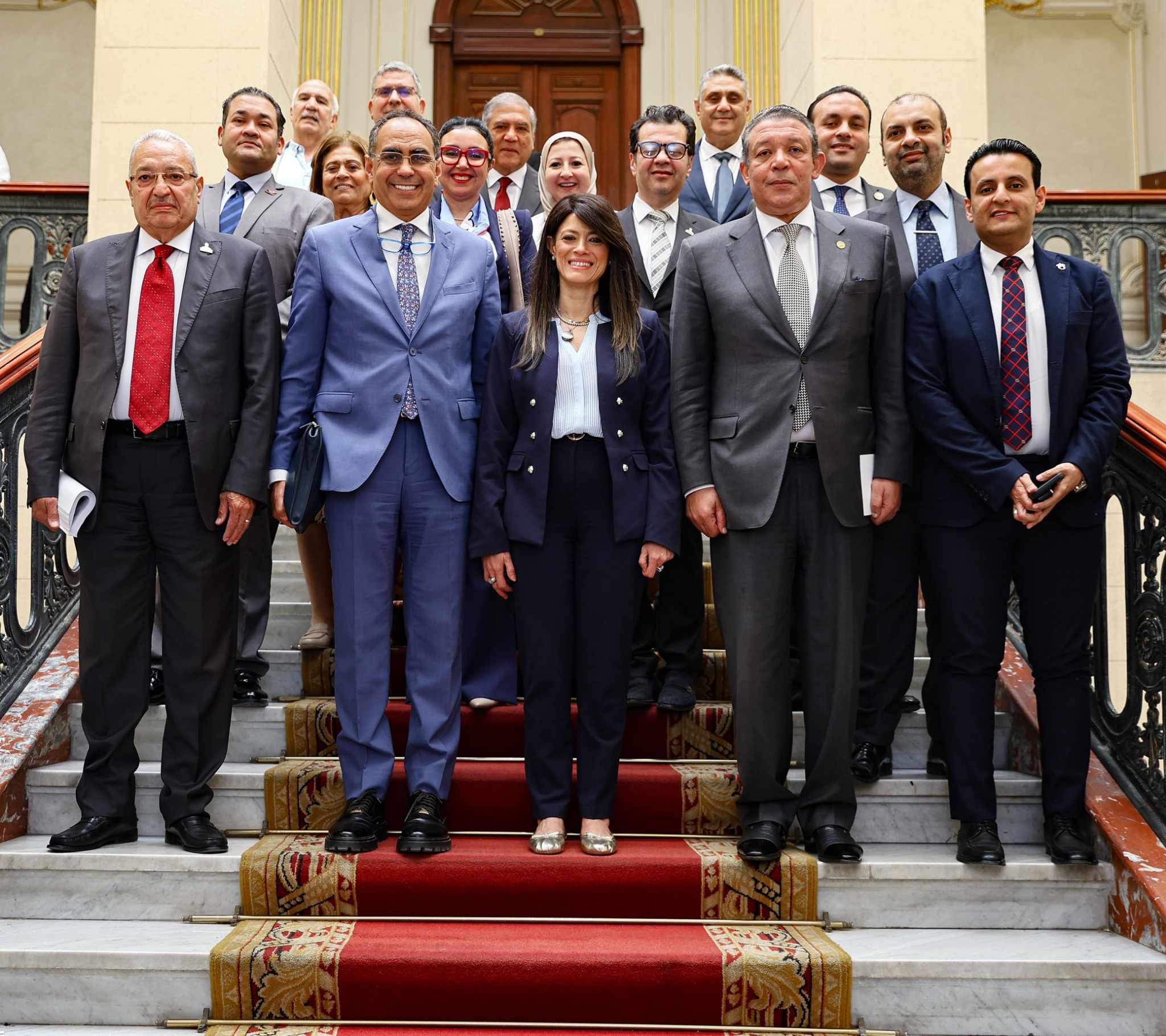 وزيرة التخطيط تكشف استثمارات قطاع الكهرباء خلال العام المالي المقبل