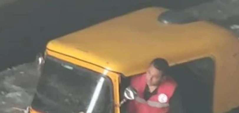 بعد إنقاذه للأطفال.. سائق التوك توك يواجه المحضر …و محافظ الإسكندرية يعد بحل المشكلة