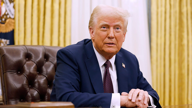 ترامب يسخر من بايدن: قد مات منذ 2020 ومستبدل