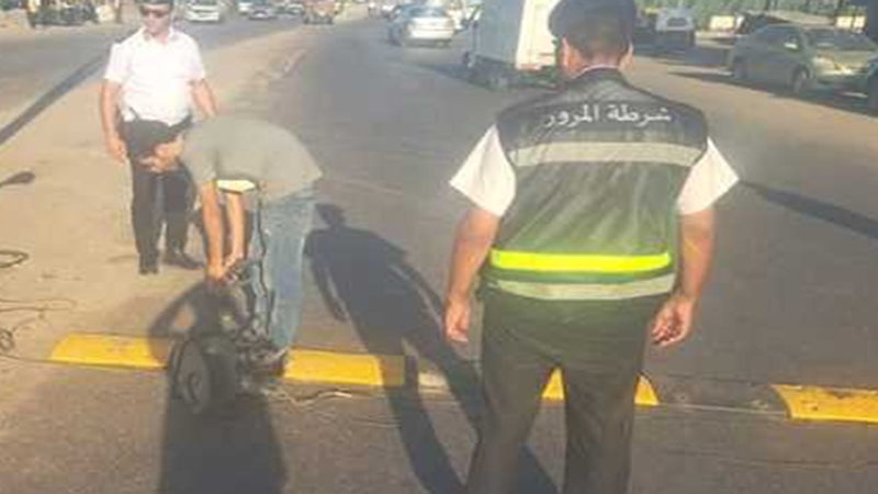 تركيب 6 مطبات صناعية بشارع ستاد العريش استجابة لشكاوى الأهالي من تكرار الحوادث