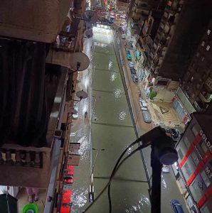 الإسكندرية في مرمى العاصفة.. أمطار غزيرة وثلوج وتأجيل للامتحانات وسط استنفار حكومي