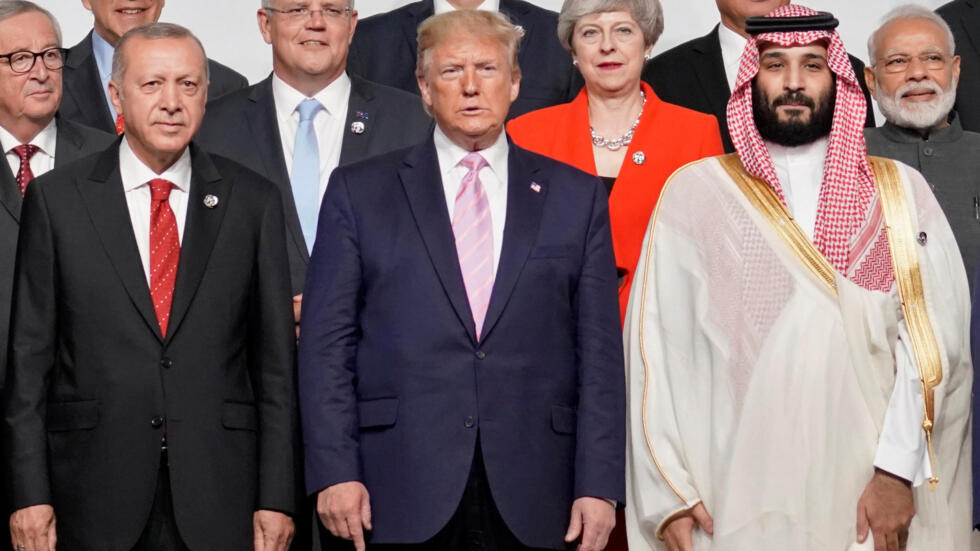 ترامب بعد مشاورات بينه وبين بن سلمان وأردوغان: رفع العقوبات على سوريا