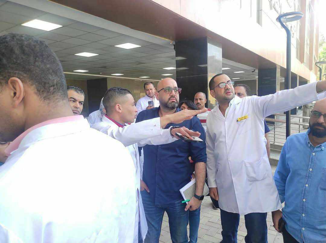 جولة تفقدية لفريق الإدارة المركزية للطب العلاجي بمستشفيات قنا