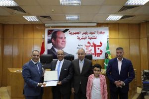 في يوم الوفاء والعرفان.. محافظ المنيا يكرم عددًا من العاملين بالديوان العام لبلوغهم سن المعاش