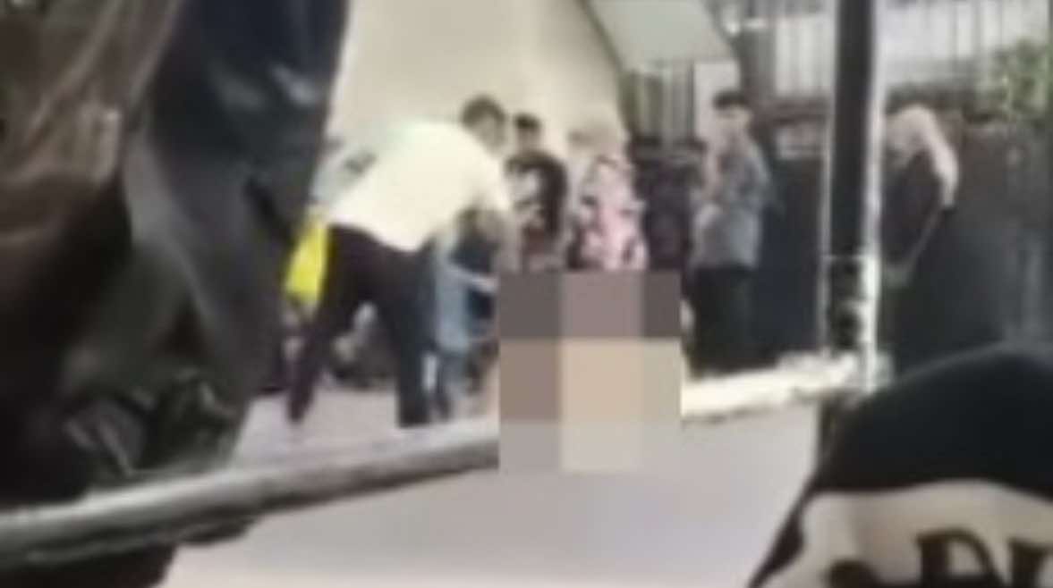 فيديو السيدة العارية بالمطرية.. مصدر أمني: الراجل كان بيسترها مش بيضربها