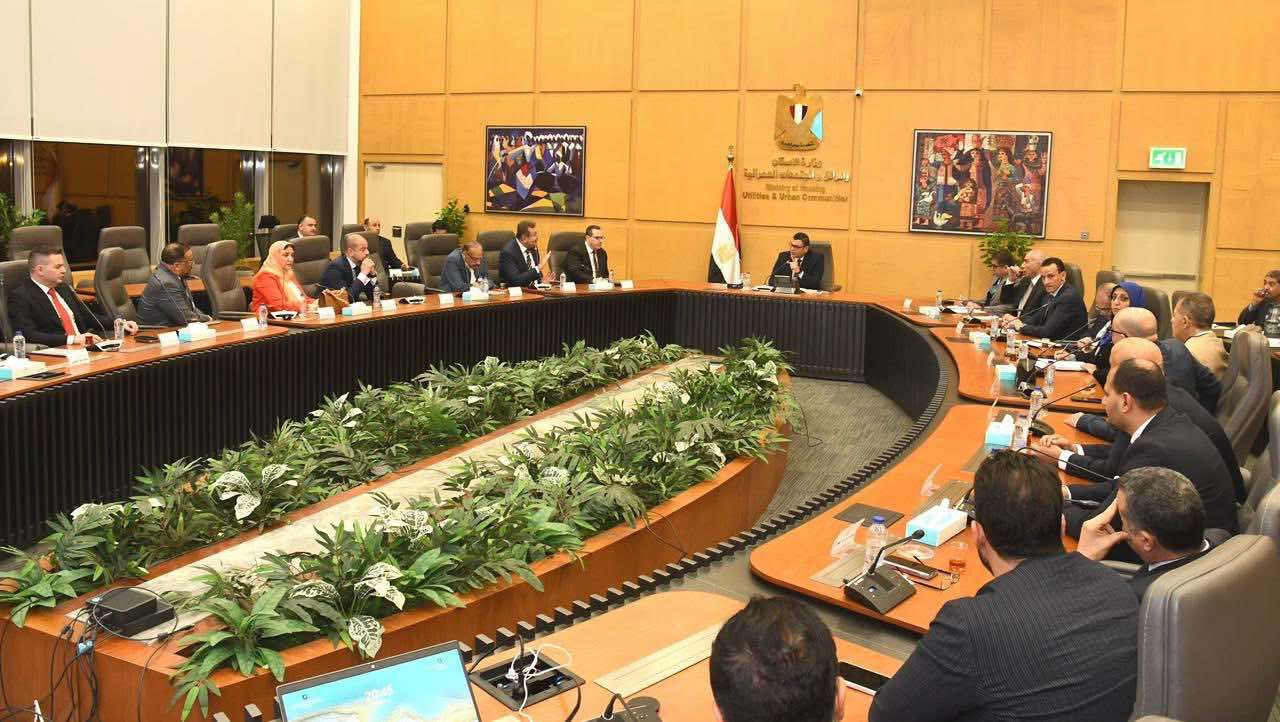 تحويل الدور الأخير بالمولات لوحدات فندقية.. ننشر أبرز مطالب التطوير العقاري من الإسكان