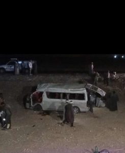 مصرع رضيعة وإصابة ٩ آخرين في انقلاب ميكروباص بأسيوط