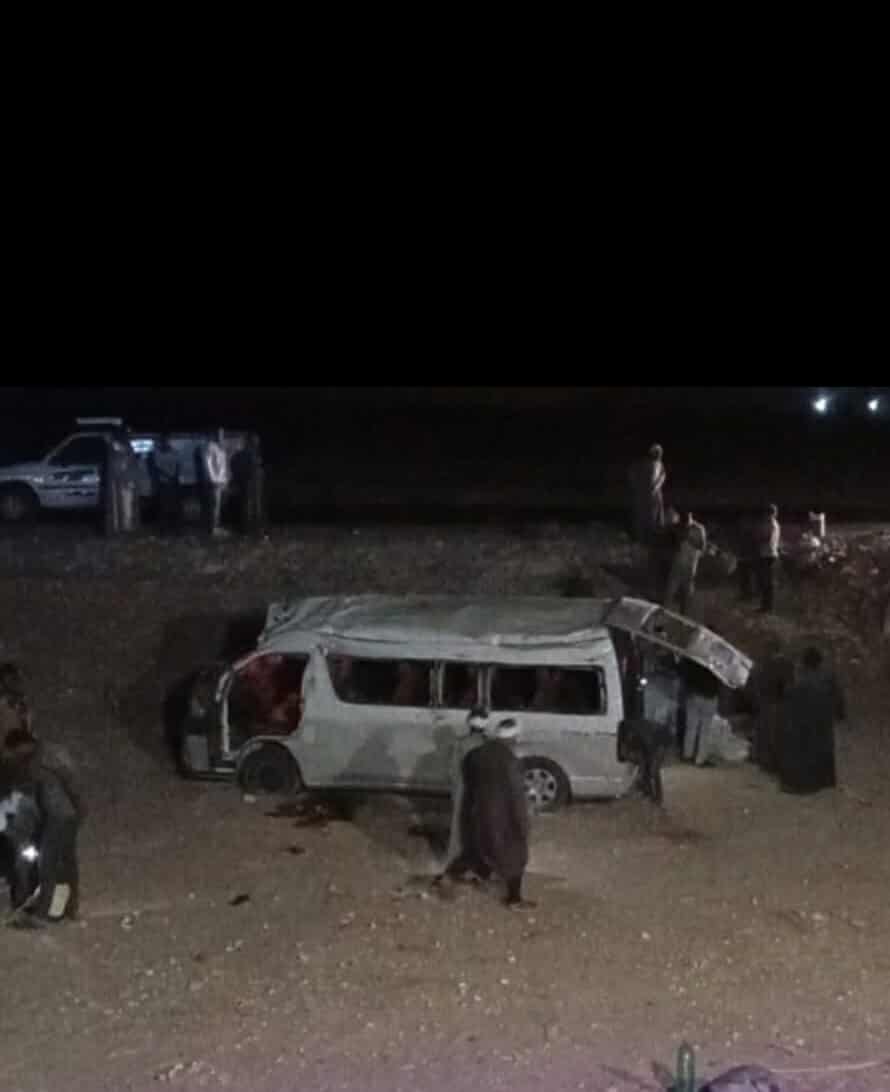 مصرع رضيعة وإصابة ٩ آخرين في انقلاب ميكروباص بأسيوط