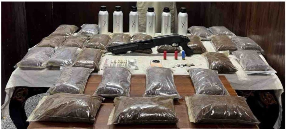 القبض على عنصرين إجراميين بحوزتهما أستروكس و بودر ب 16 مليون جنيه بمنشأة ناصر