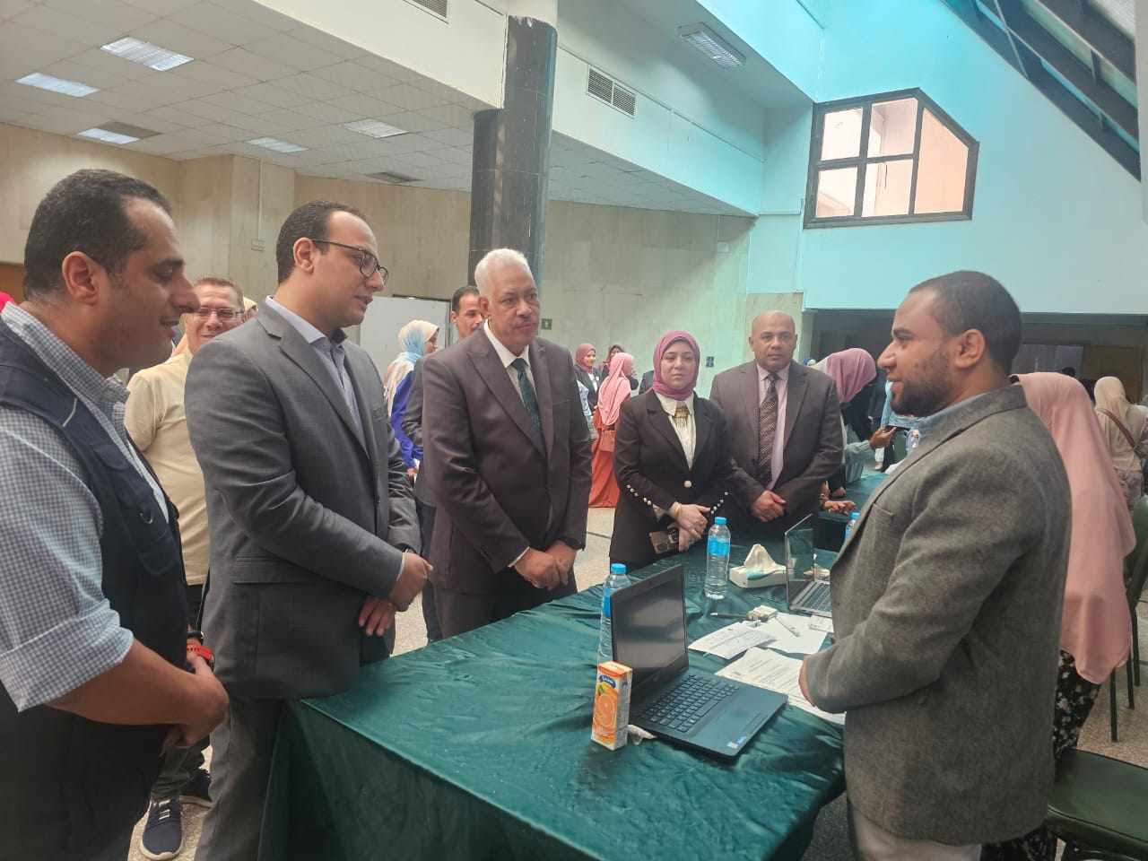 فعاليات ملتقى توظيف خريجي برنامج التدريب المشترك بين وزارة العمل وبرنامج الأغذية العالمي