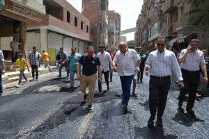 بتكلفة ٧.٥ مليون جنيه.. محافظ أسيوط يتابع أعمال تطوير ورصف شارع 26 يوليو